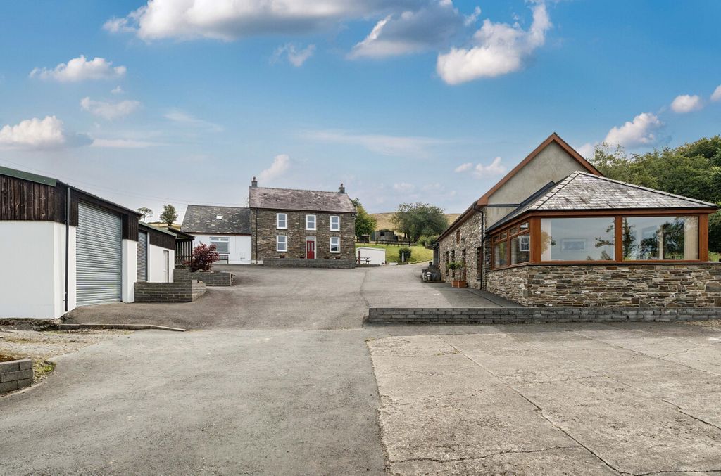 Property photo 3 of 25