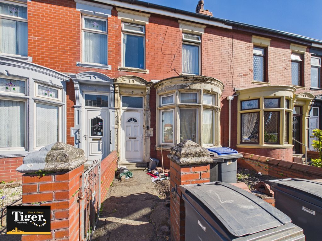 Property photo 1 of 12 Cam03440G0-Pr0597-Still012