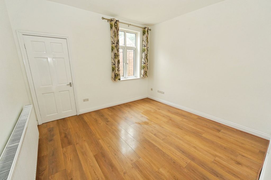 Property photo 2 of 16 Dining Room