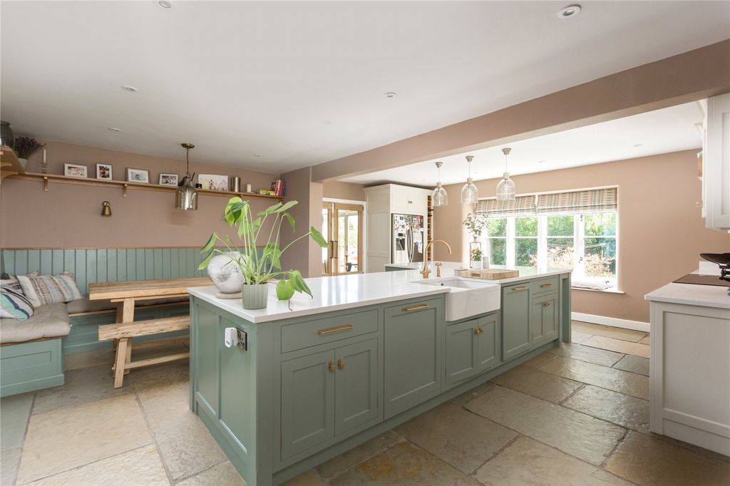 Property photo 2 of 22 Kitchen