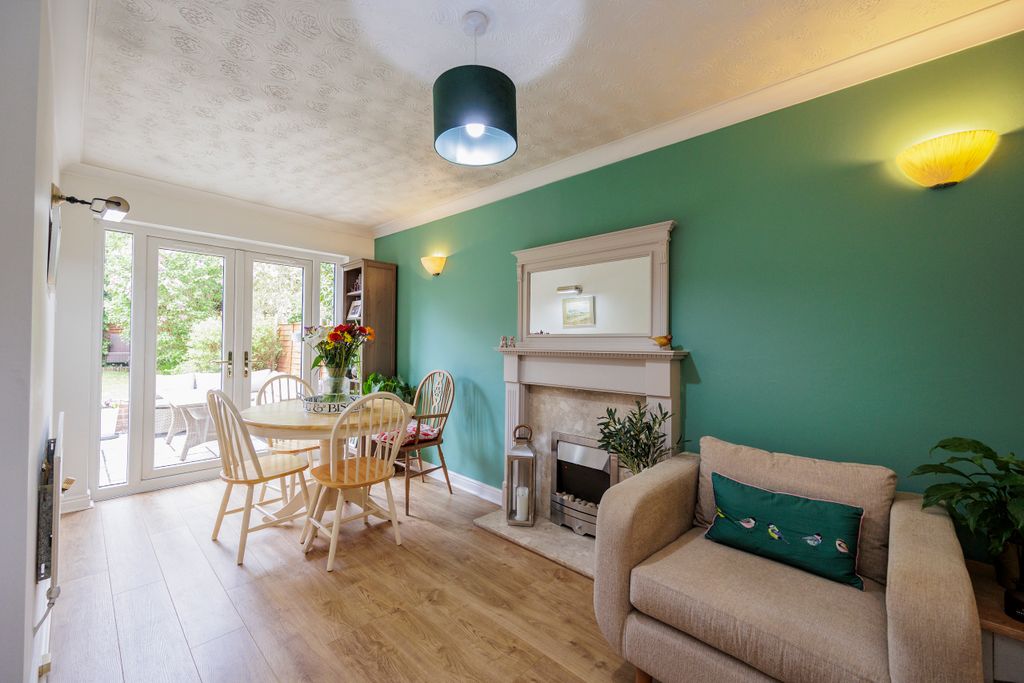 Property photo 2 of 30 58 Rockhingham Close-28