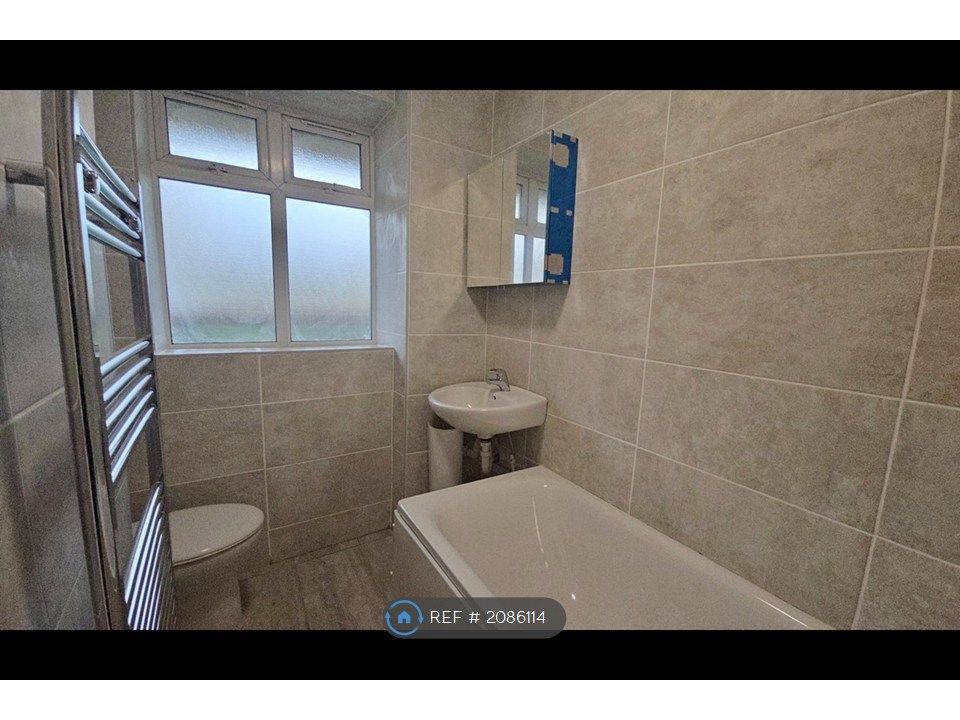 Property photo 3 of 12 Bathroom