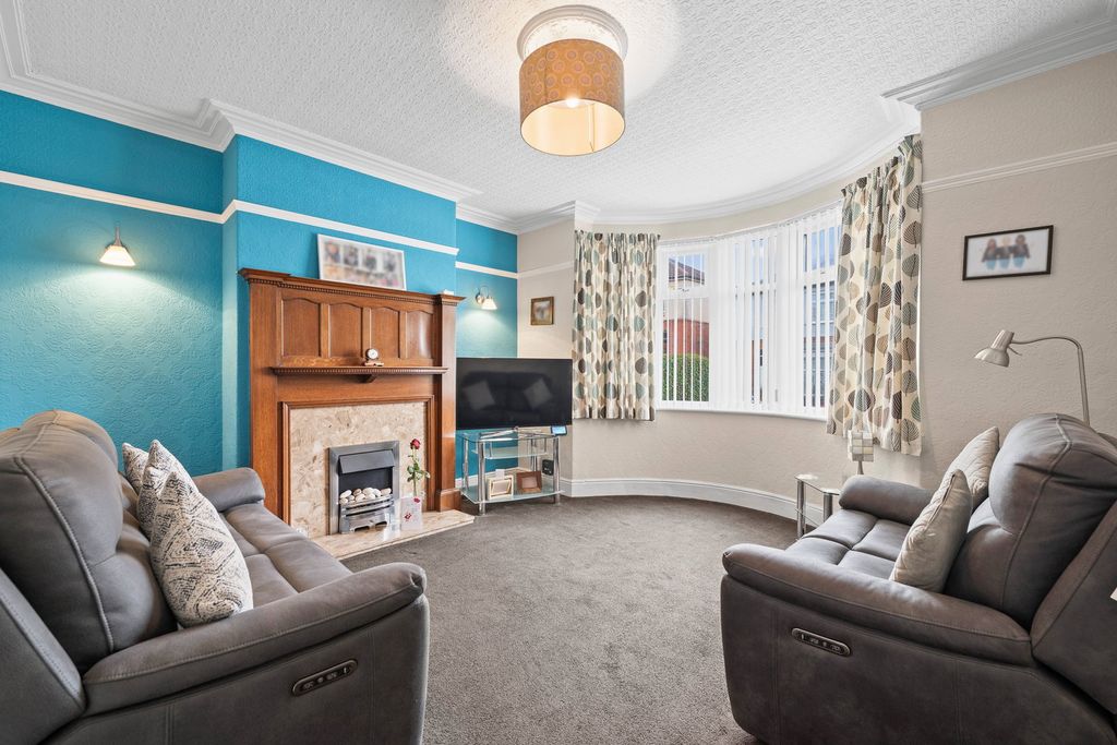 Property photo 3 of 31