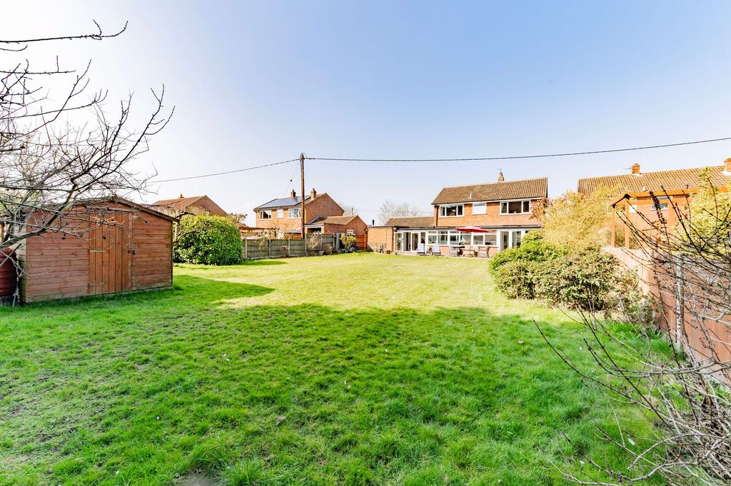 Property photo 2 of 24