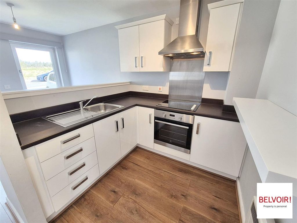 Property photo 2 of 11 Kitchen