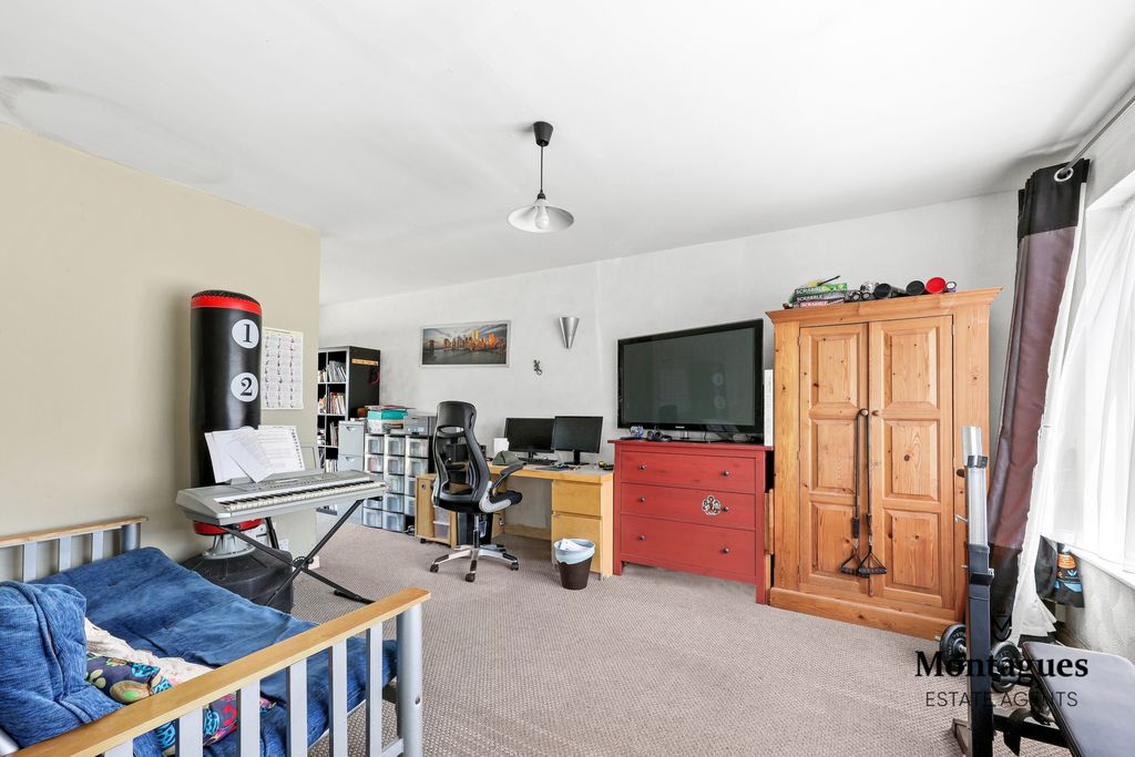 Property photo 3 of 21 Photo 7
