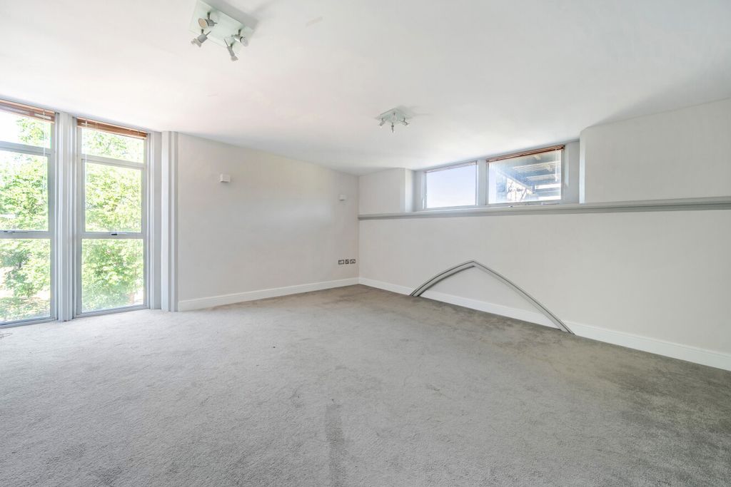 Property photo 2 of 13 1487219-8-6A4657B...