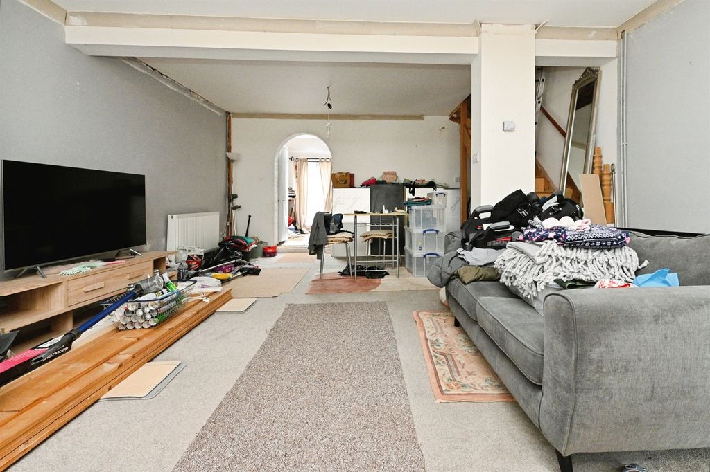 Property photo 2 of 13
