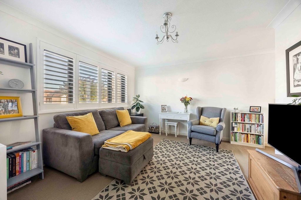 Property photo 2 of 20