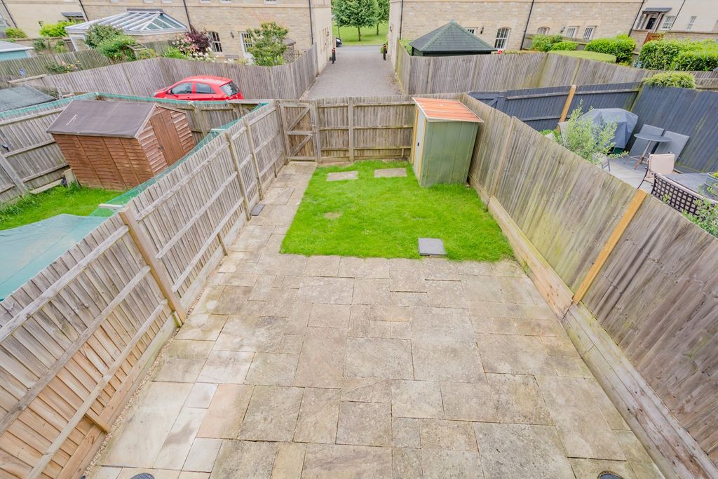 Property photo 2 of 9