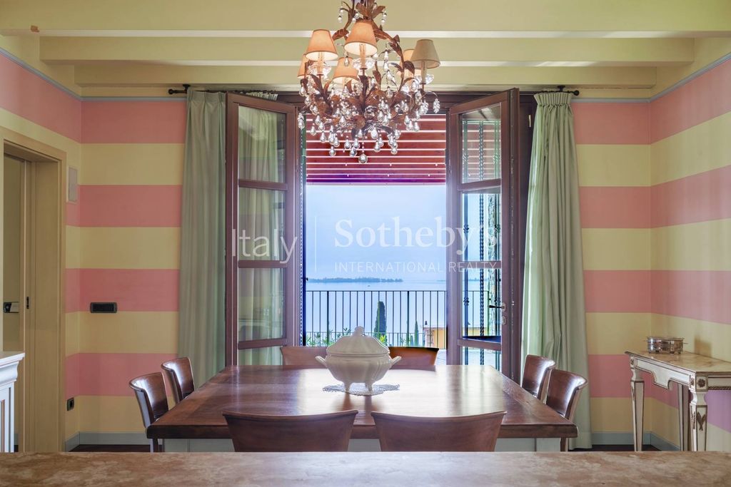 Property photo 3 of 31