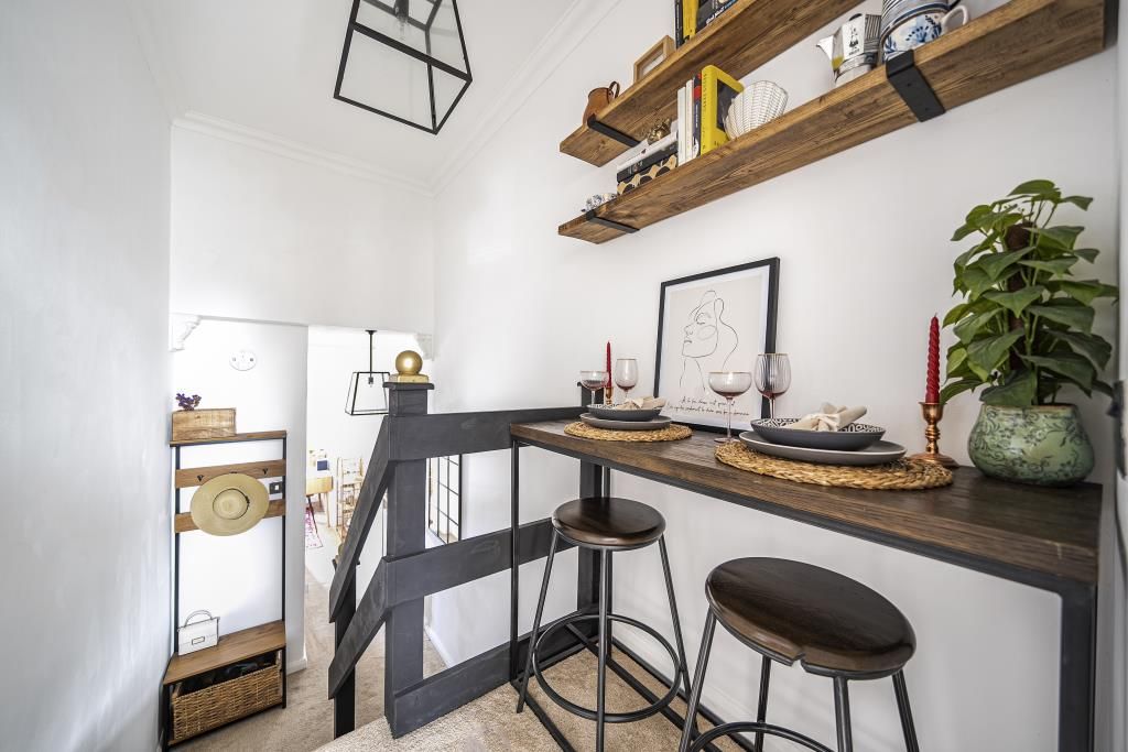 Property photo 3 of 12 Hallway