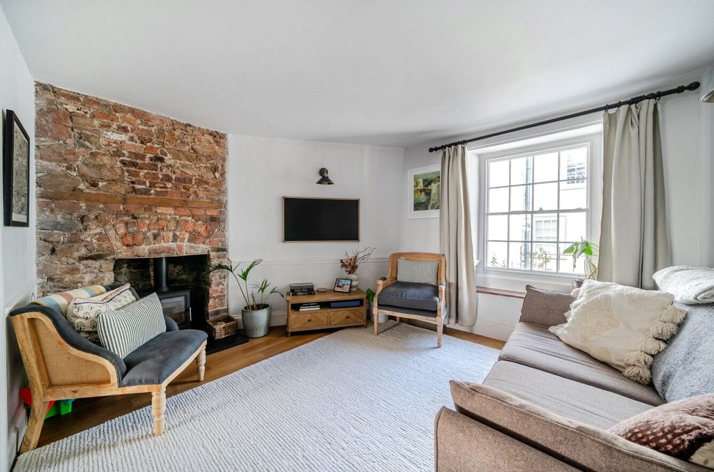 Property photo 2 of 13 Sitting Room