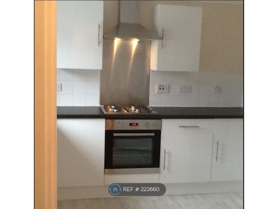 Property photo 3 of 13 Kitchen