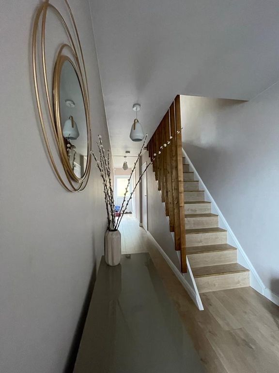 Property photo 2 of 26 Entrance Hall