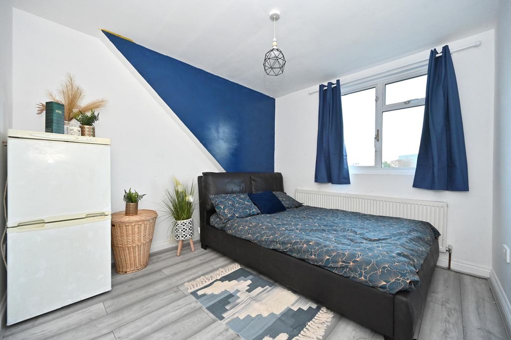Property photo 1 of 1