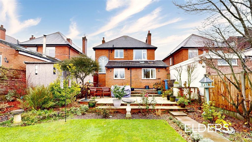 Property photo 2 of 18