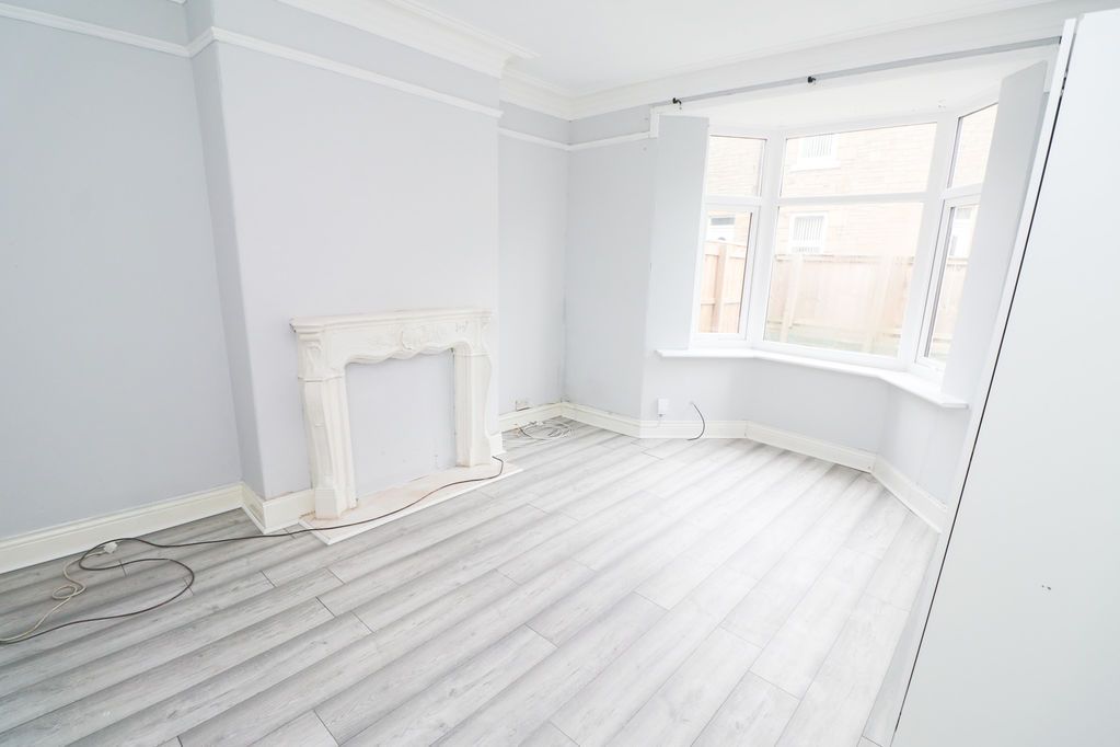 Property photo 2 of 9 Lounge