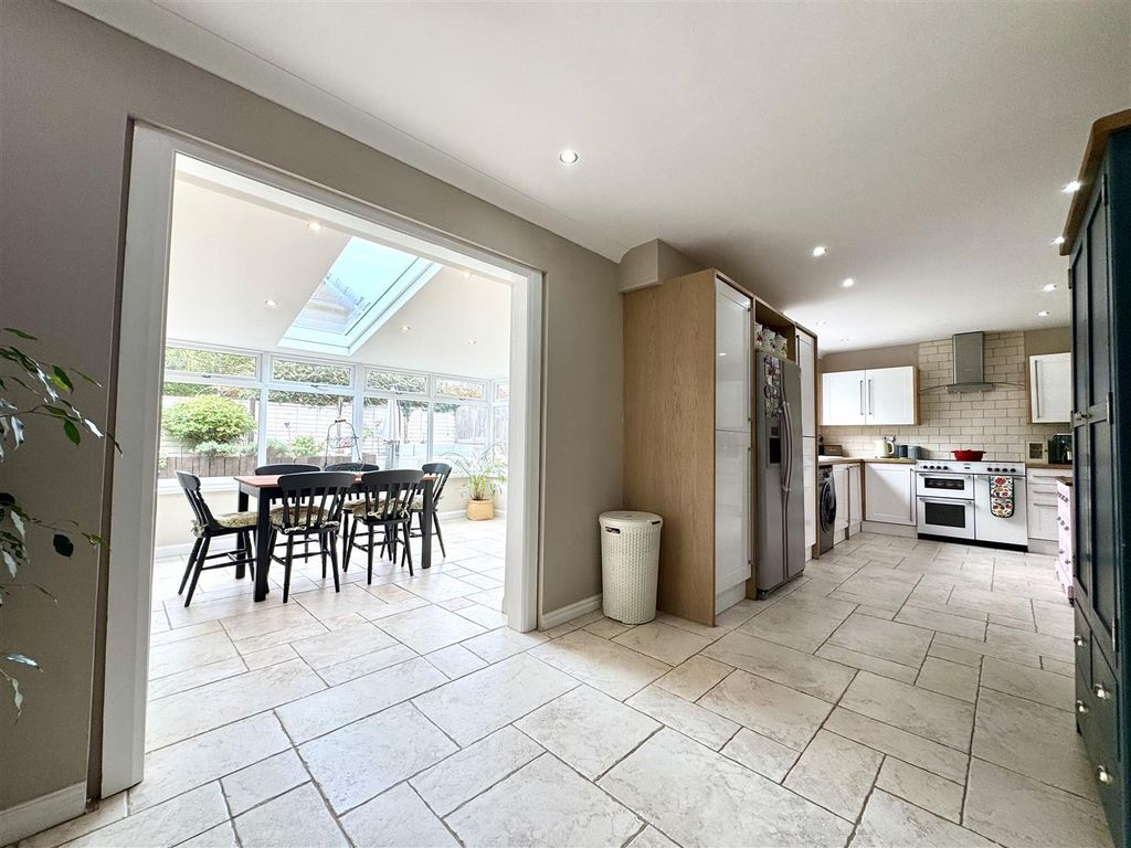 Property photo 3 of 32 Kitchen/Dining Room