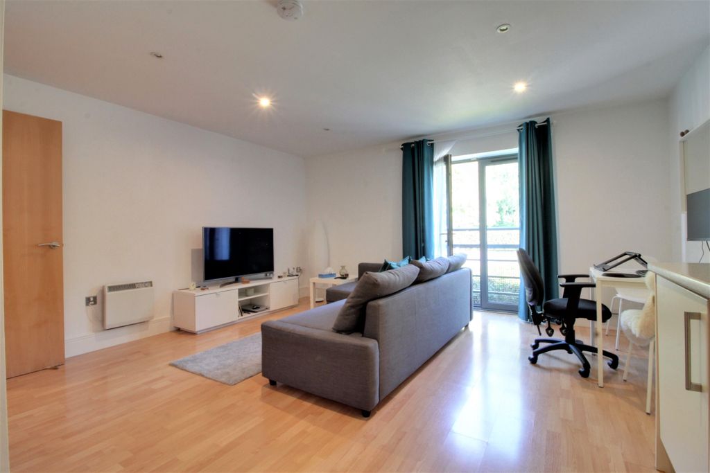Property photo 2 of 10