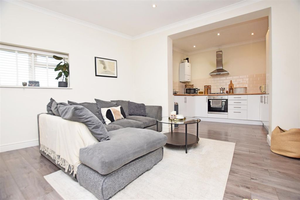 Property photo 3 of 6 Property Photo