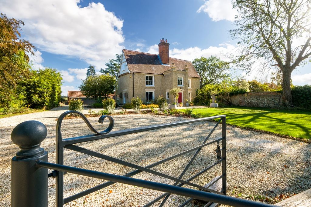 Property photo 1 of 36 1440-Ringshall House-4