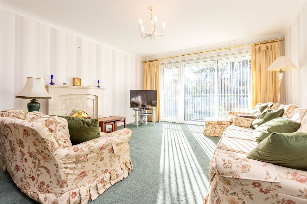 Property photo 3 of 23 Picture No. 30