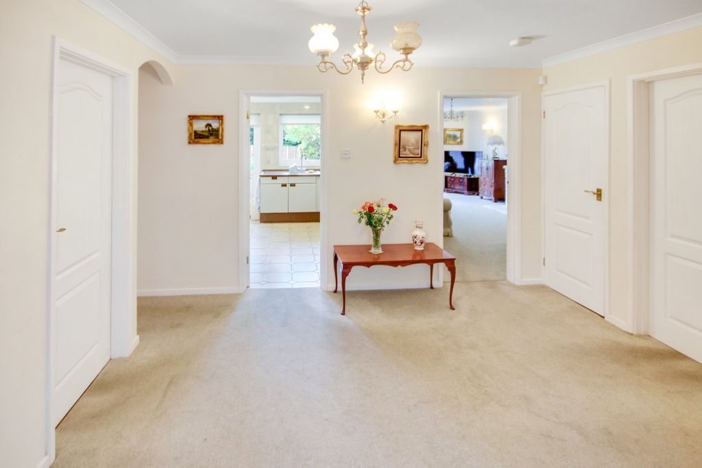 Property photo 3 of 12