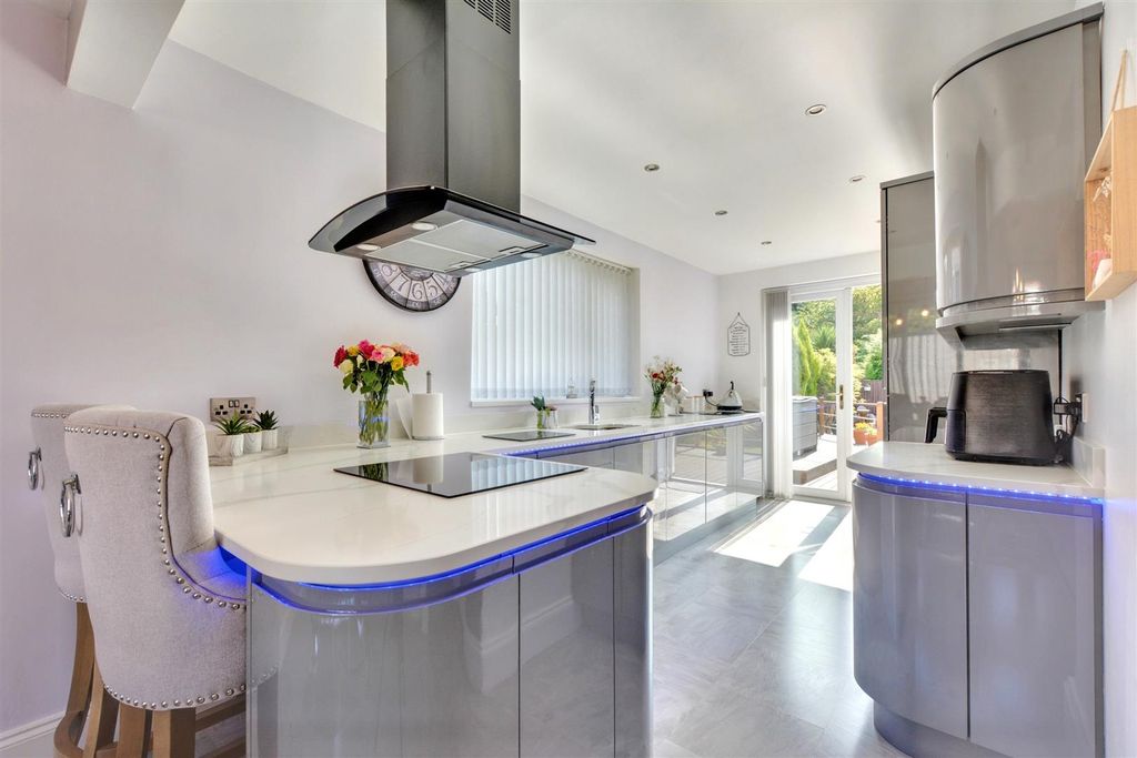 Property photo 3 of 34 Kitchen_1.Jpeg