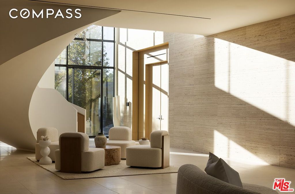 Property photo 3 of 44