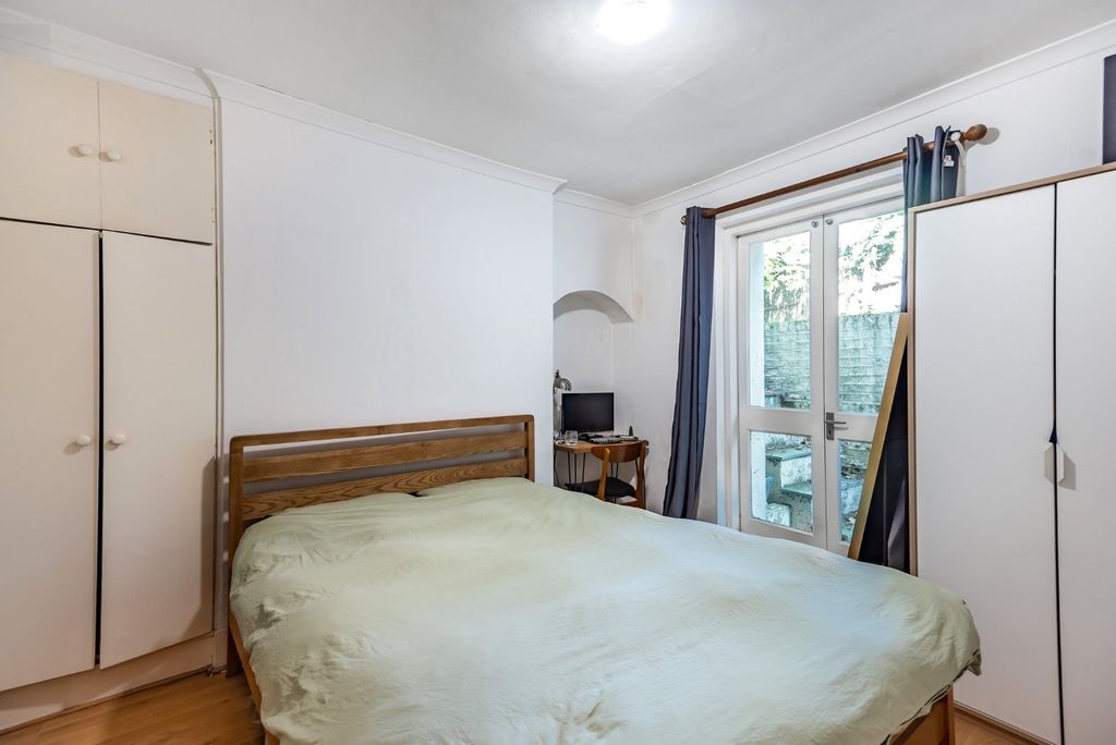 Property photo 3 of 8 Bedroom