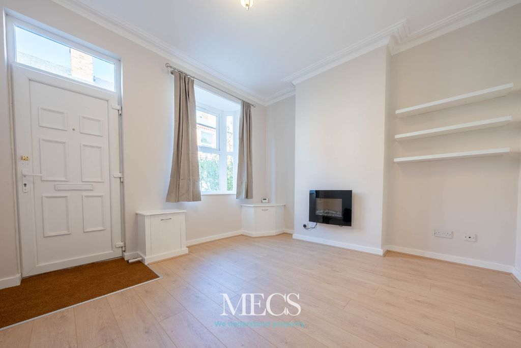 Property photo 2 of 14 5122232