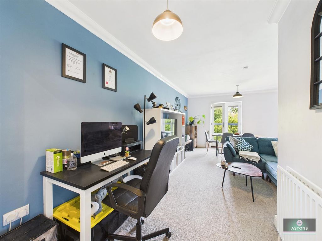 Property photo 3 of 18 Cam04622G0-Pr0042-Still010.Jpg