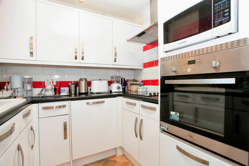 Property photo 2 of 17
