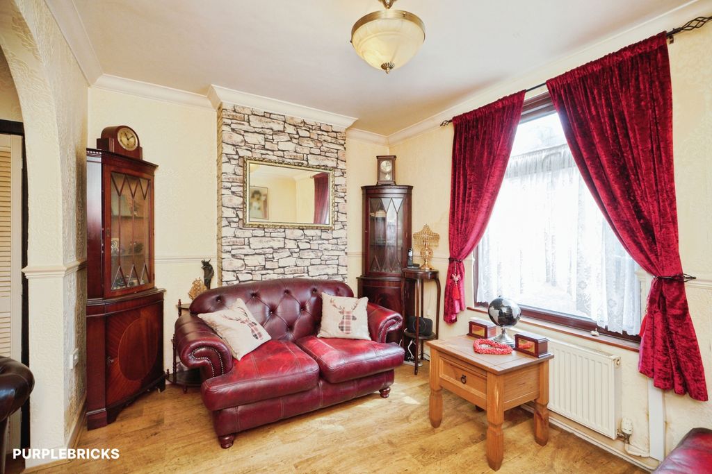 Property photo 3 of 36