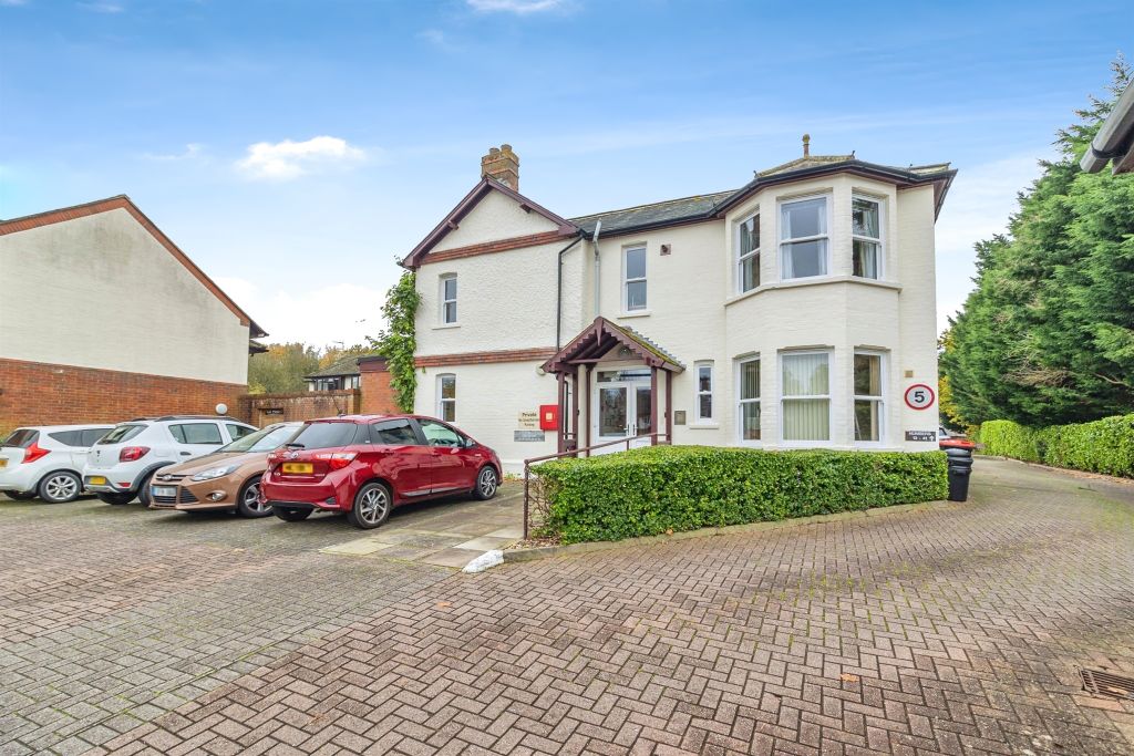Property photo 1 of 17