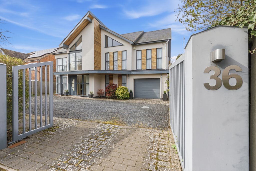 Property photo 1 of 44