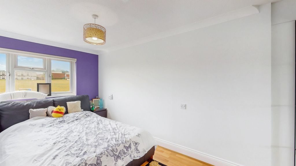 Property photo 3 of 15 4394346
