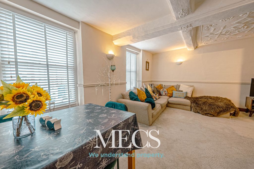 Property photo 2 of 11 3665412