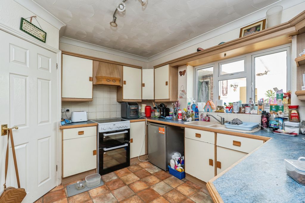 Property photo 3 of 20