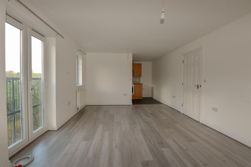 Property photo 3 of 10 Living Room 2.Jpg