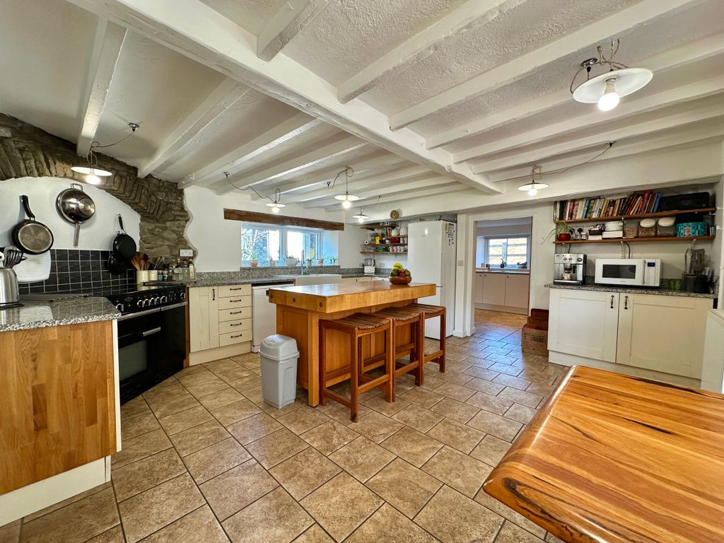 Property photo 3 of 52