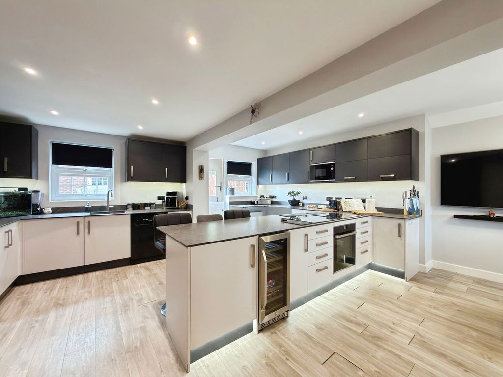 Property photo 2 of 38