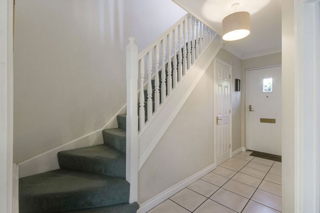 Property photo 3 of 44