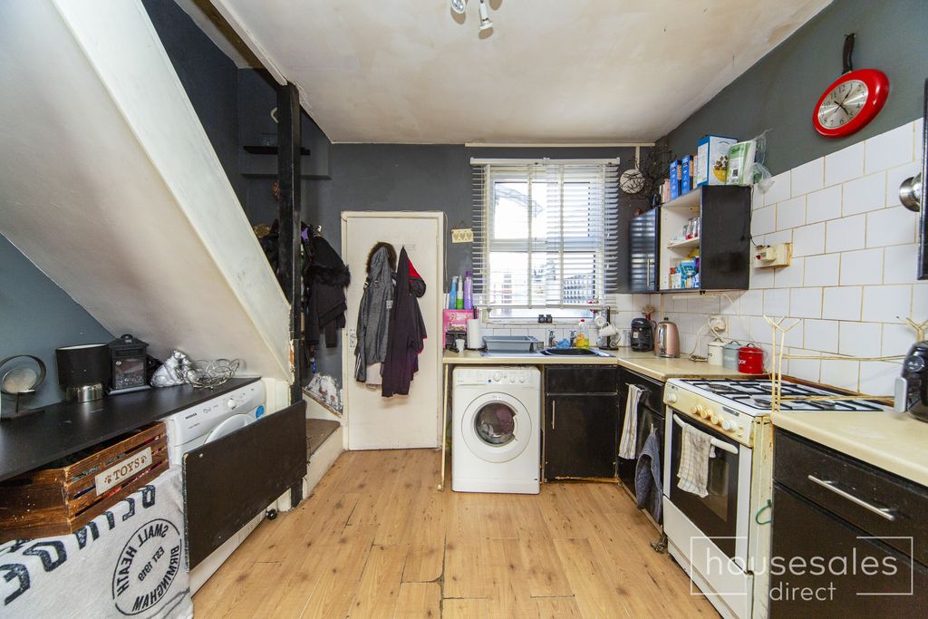 Property photo 2 of 7