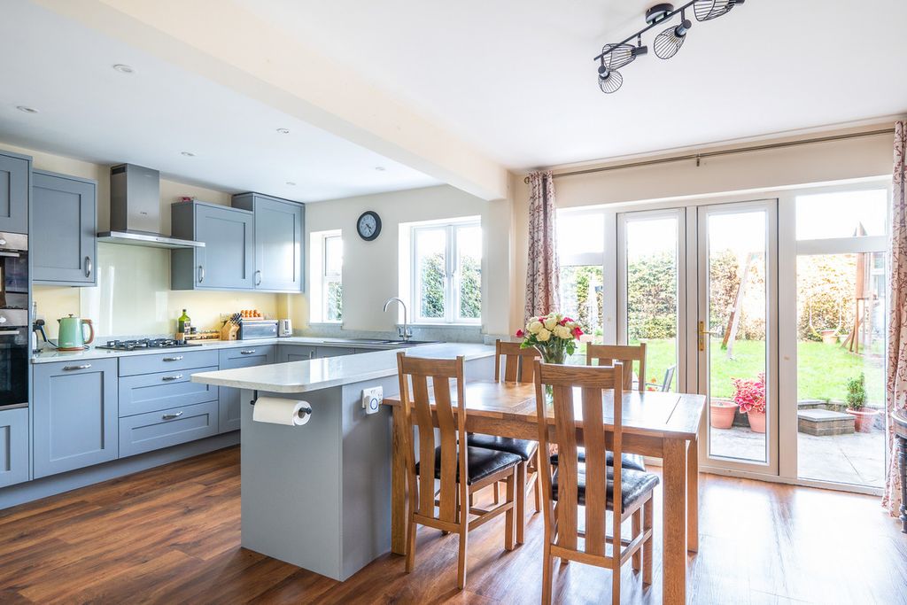 Property photo 3 of 18