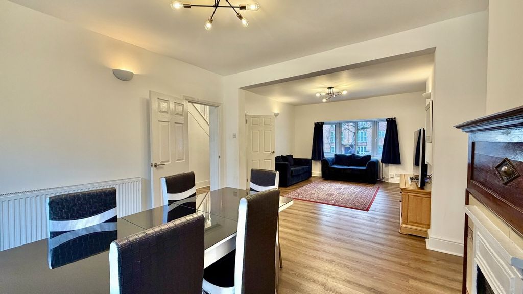 Property photo 1 of 15 Bright, Open-Plan Living And Dining Area With Cont...