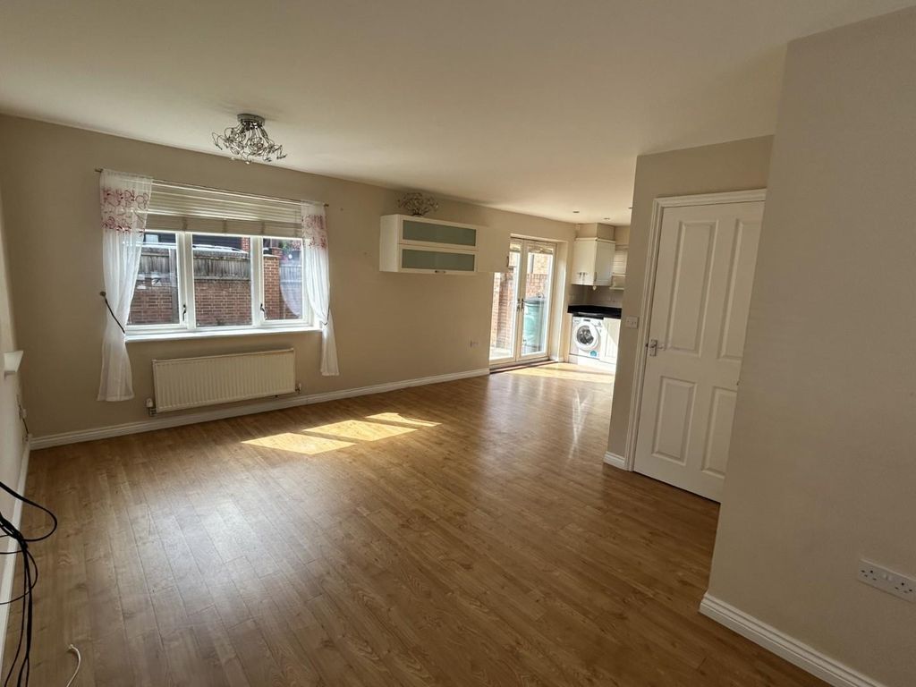 Property photo 3 of 14 12187A57-6Ae7-46c0-Aba5-83081Ab54E6B.Jpg