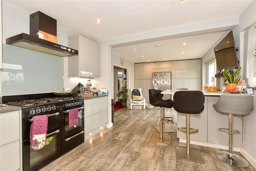 Property photo 3 of 15 Kitchen/Dining Room