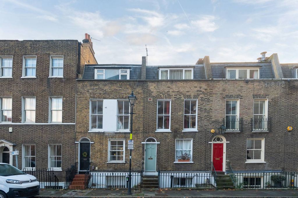 Property photo 2 of 23